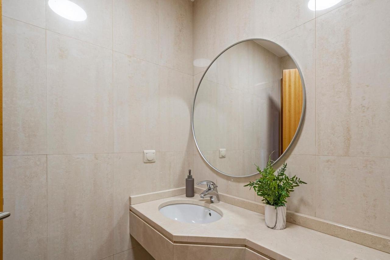 Amparo I By An Island Apartment